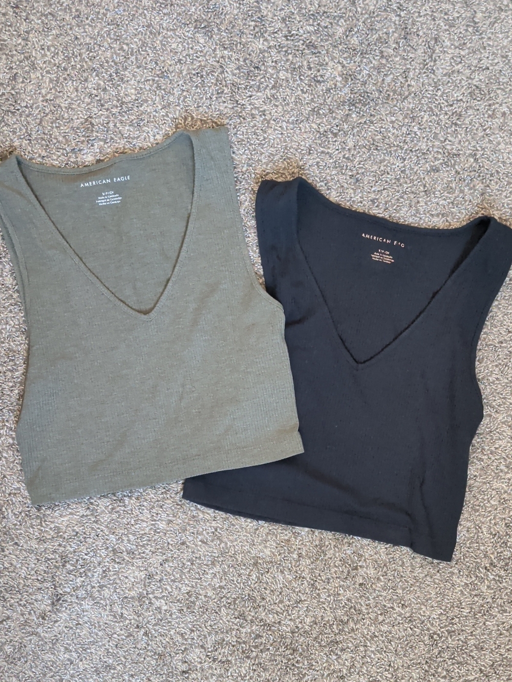 American Eagle V-Neck Ribbed Crop Tank Bundle